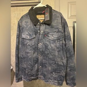 Levis x Fresh Leaves Men XL Blue Camo Trucker Jacket